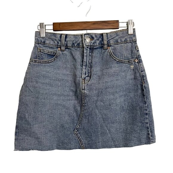 Wild Fable Womens Light Raw Hem Y2K Lightly Distressed Mini Denim Jean Skirt  4 - Picture 1 of 7